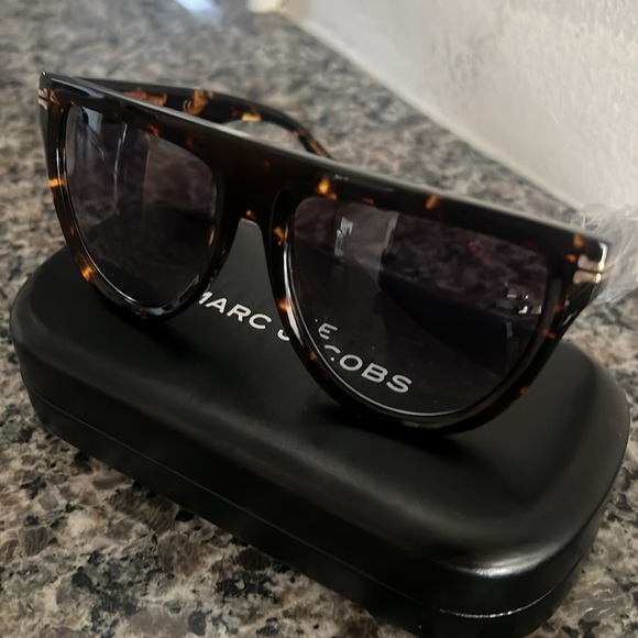 Marc Jacobs Sunglasses NIB - Picture 7 of 9
